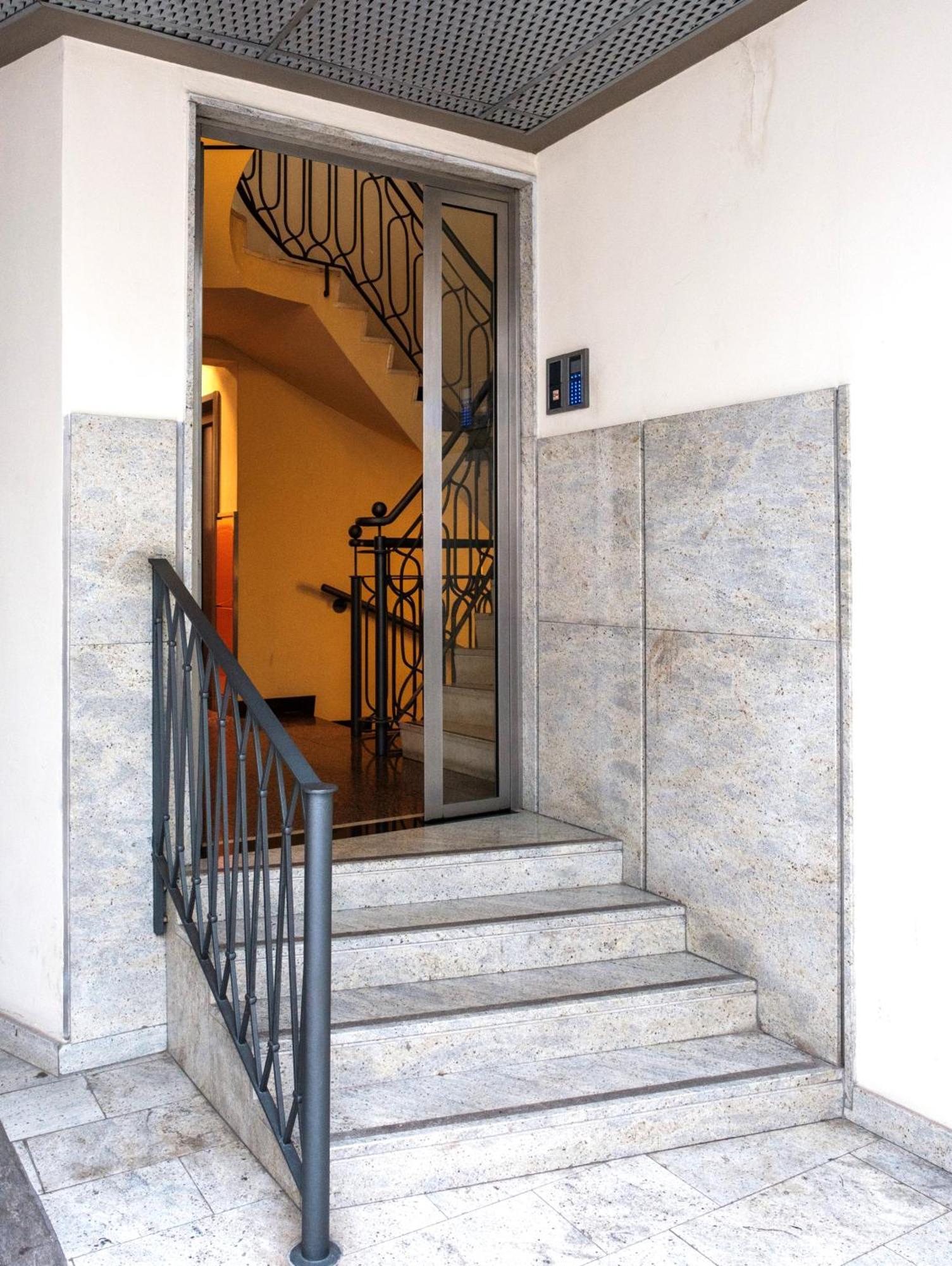 Manzoni 44 Suite Milan Exterior photo