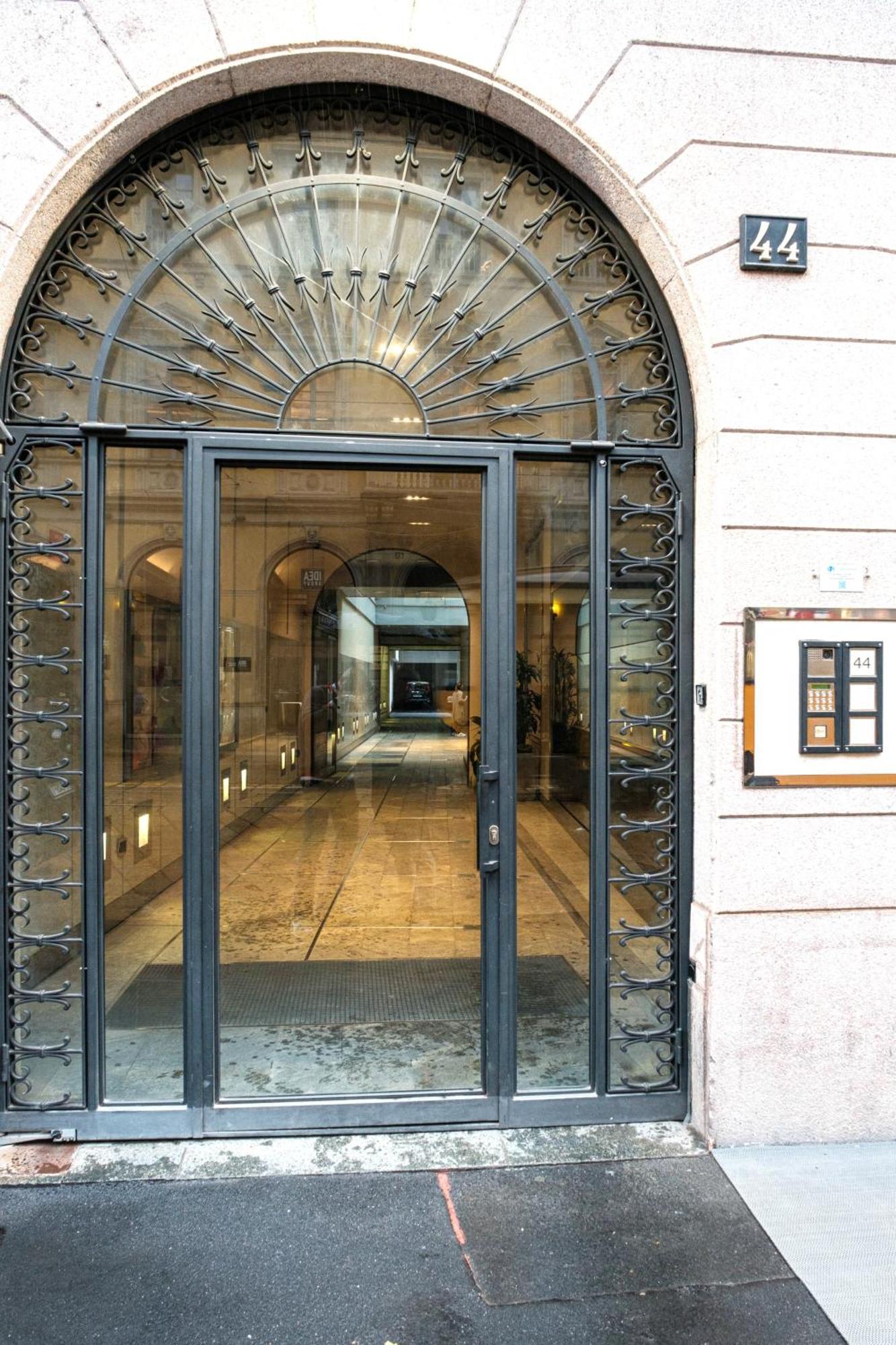 Manzoni 44 Suite Milan Exterior photo